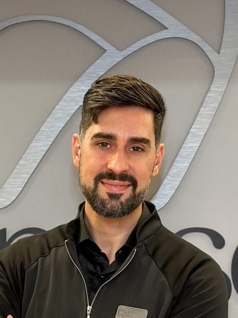 Dr. Fabrício Carezzato Nogueira, cirurgião-dentista responsável pela Clínica CZN na Vila Mariana